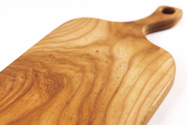 Medium elm chopping board with handle #007