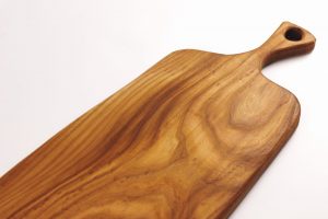 Large elm wood chopping board with handle #001