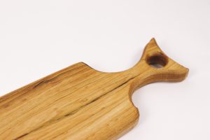 Small elm chopping board with handle #004