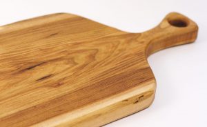 Small elm chopping board with handle #005