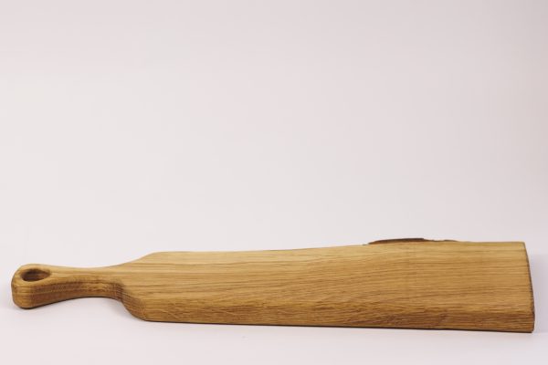 Small oak live edge chopping board with handle #011 - Image 3