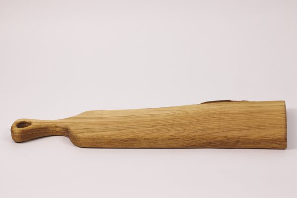 Small oak live edge chopping board with handle #011 - Image 5