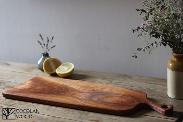 Large elm wood chopping board with handle