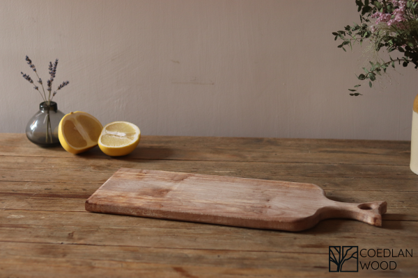 Small sycamore chopping board with handle