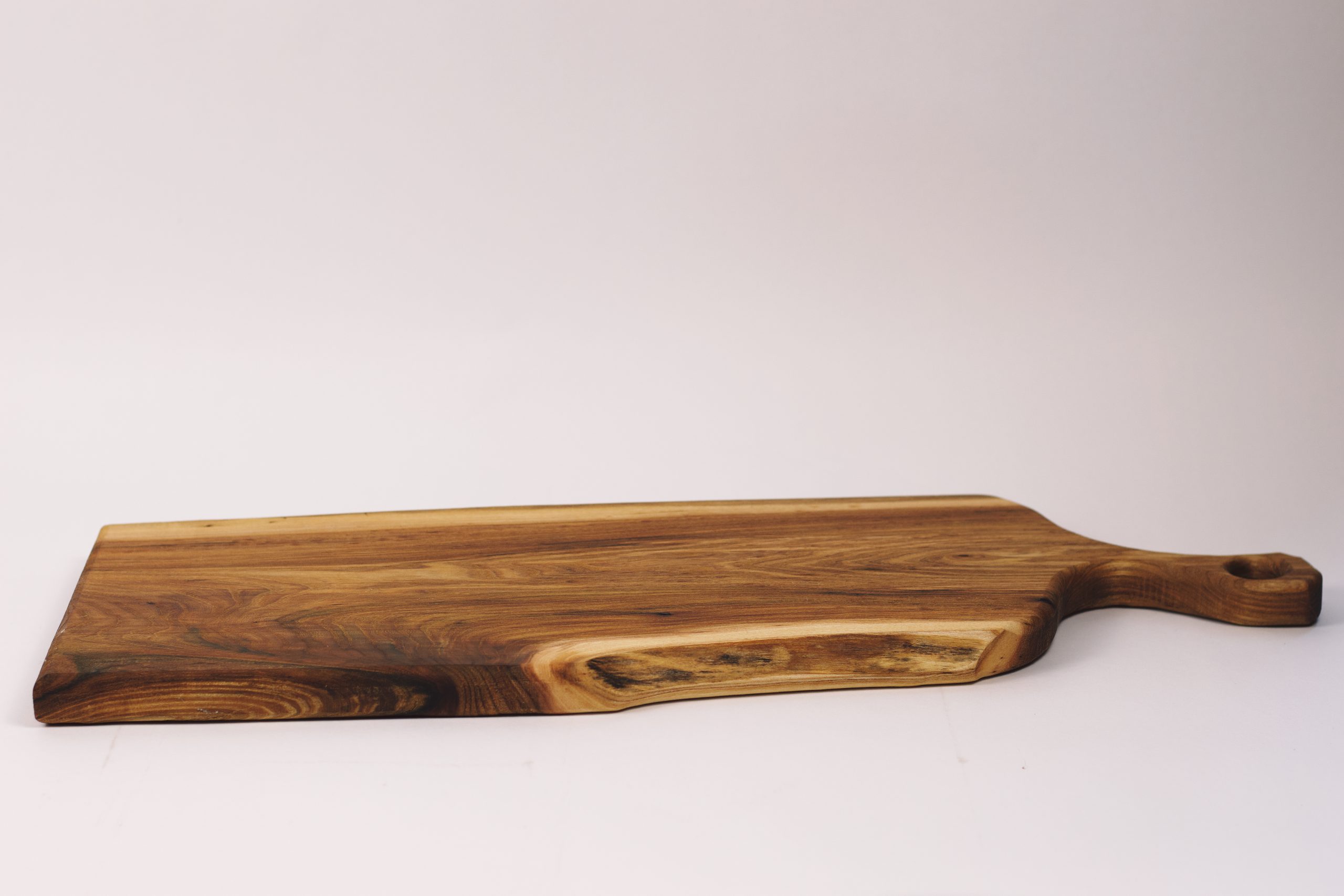 Large Live Edge Elm Chopping Board with Handle #022 - Image 4